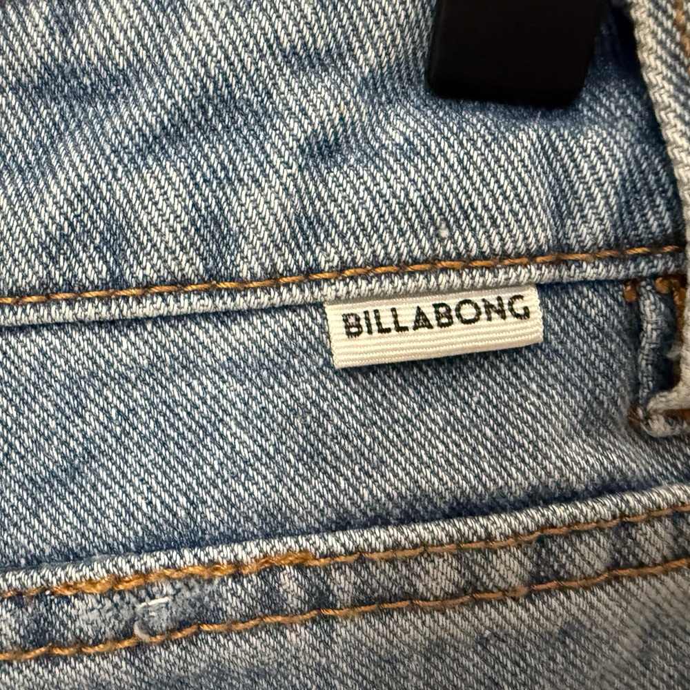 Billabong - Drift Away Denim Raw Hem Distressed Shorts - 2inch Inseam - 30 - Picture 4 of 9
